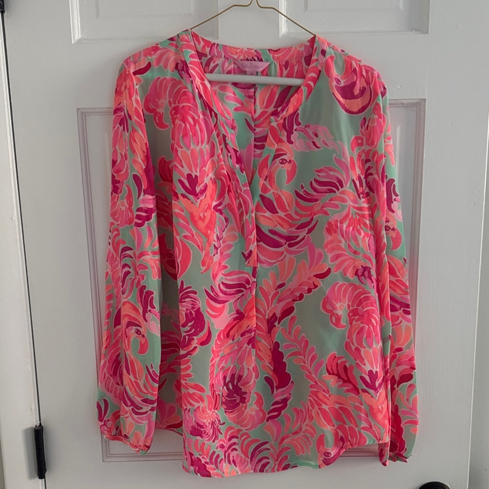 🌸Lilly Pulitzer Coral and Mint Floral V-Neck Blouse